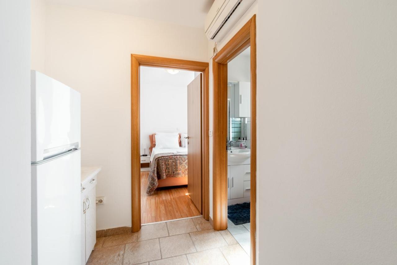 Apartments With A Parking Space Lopar, Rab - 14070 المظهر الخارجي الصورة