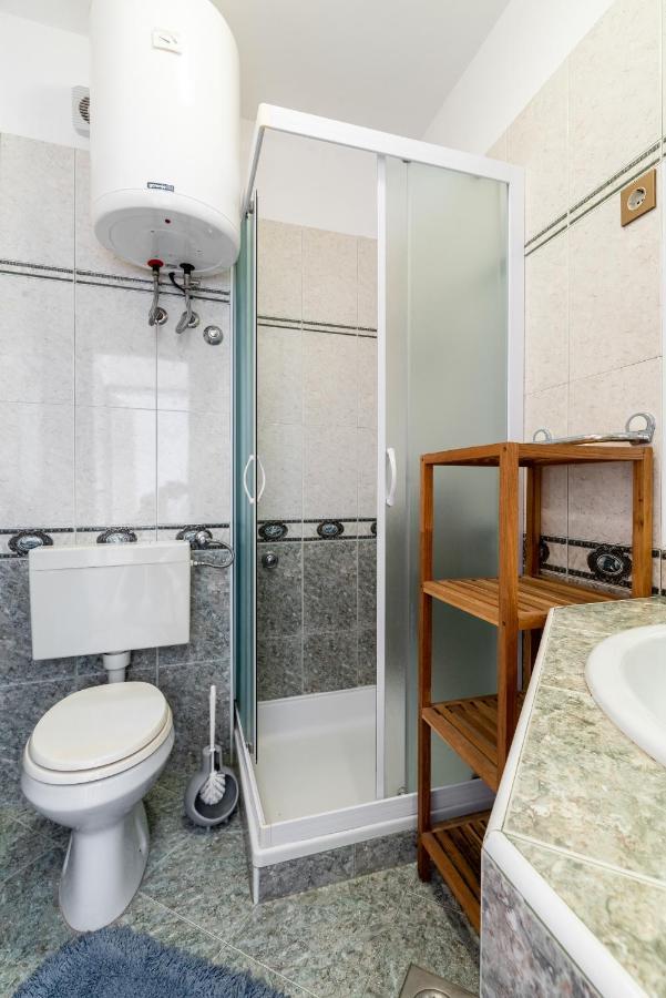 Apartments With A Parking Space Lopar, Rab - 14070 المظهر الخارجي الصورة