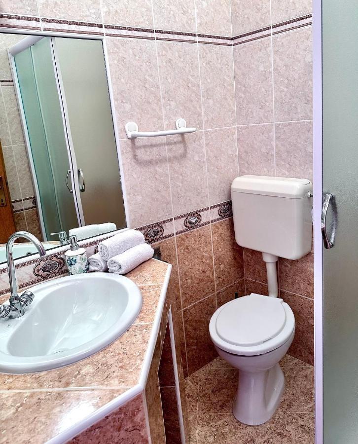 Apartments With A Parking Space Lopar, Rab - 14070 المظهر الخارجي الصورة