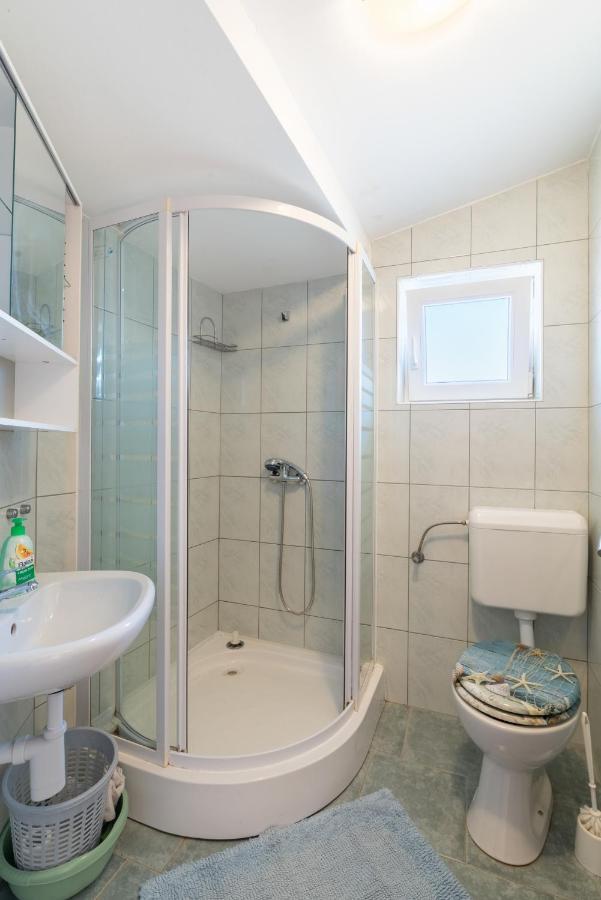 Apartments With A Parking Space Lopar, Rab - 14070 المظهر الخارجي الصورة